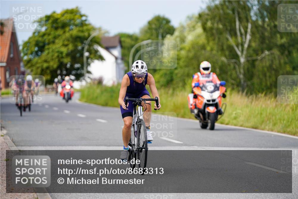 31.08.2025 - Elbe Triathlon Hamburg Michael Burmester http://msf.ph/oto/8683313 31.08.2025 11:10:15 Radfahren 1411, 1416, 1437 meine-sportfotos.de