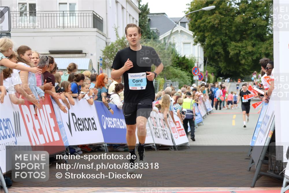 31.08.2025 - 21. Blankeneser Heldenlauf Strokosch-Dieckow http://msf.ph/oto/8683318 31.08.2025 12:03:54 Ziel 4046, 4225, 4226 meine-sportfotos.de