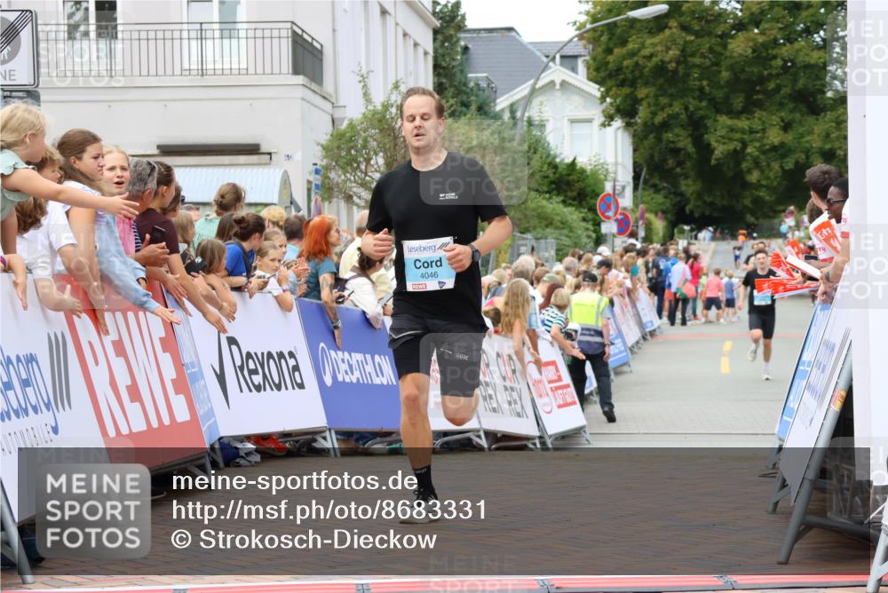 31.08.2025 - 21. Blankeneser Heldenlauf Strokosch-Dieckow http://msf.ph/oto/8683331 31.08.2025 12:03:54 Ziel 4046, 4225, 4226 meine-sportfotos.de