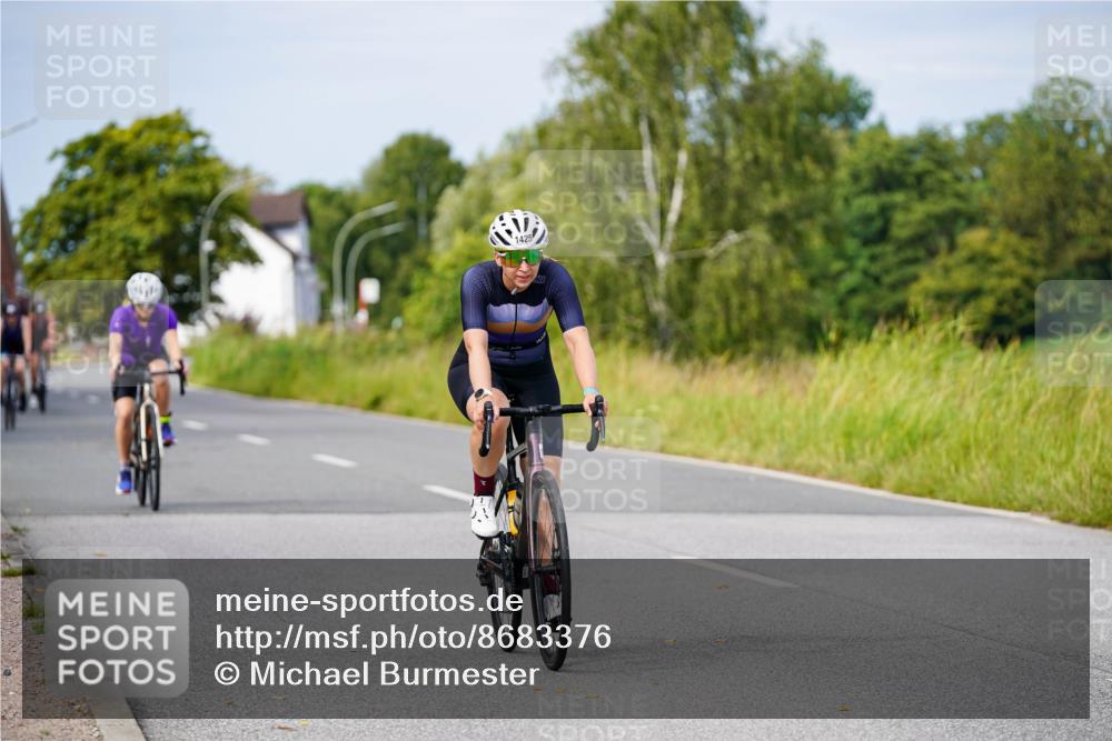 31.08.2025 - Elbe Triathlon Hamburg Michael Burmester http://msf.ph/oto/8683376 31.08.2025 11:10:32 Radfahren 1335, 1388, 1396, 1425, 1429, 1550 meine-sportfotos.de