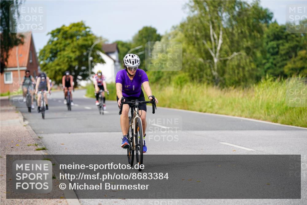 31.08.2025 - Elbe Triathlon Hamburg Michael Burmester http://msf.ph/oto/8683384 31.08.2025 11:10:33 Radfahren 1335, 1388, 1396, 1425, 1550 meine-sportfotos.de