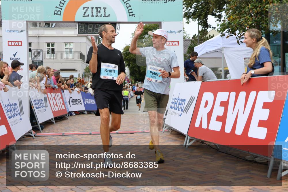 31.08.2025 - 21. Blankeneser Heldenlauf Strokosch-Dieckow http://msf.ph/oto/8683385 31.08.2025 12:03:49 Ziel 4230, 4225, 4226 meine-sportfotos.de
