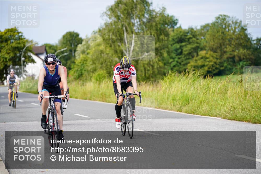 31.08.2025 - Elbe Triathlon Hamburg Michael Burmester http://msf.ph/oto/8683395 31.08.2025 11:10:36 Radfahren 1335, 1367, 1382, 1388, 1393, 1396, 1550 meine-sportfotos.de
