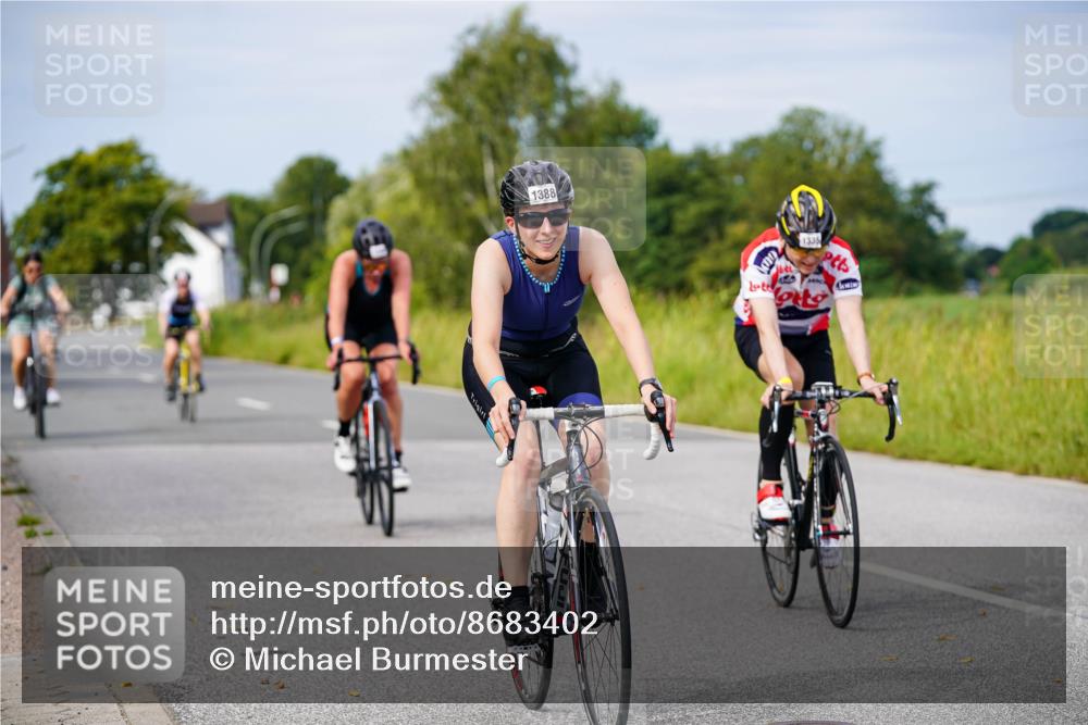 31.08.2025 - Elbe Triathlon Hamburg Michael Burmester http://msf.ph/oto/8683402 31.08.2025 11:10:37 Radfahren 1335, 1367, 1382, 1388, 1393, 1396, 1550 meine-sportfotos.de