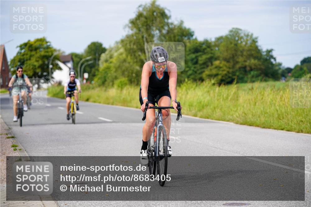 31.08.2025 - Elbe Triathlon Hamburg Michael Burmester http://msf.ph/oto/8683405 31.08.2025 11:10:38 Radfahren 1335, 1367, 1382, 1388, 1393, 1396, 1550 meine-sportfotos.de