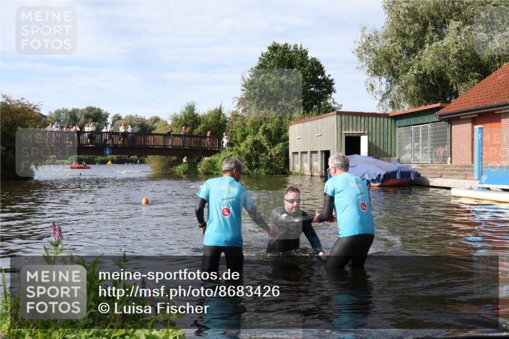 31.08.2025 - Elbe Triathlon Hamburg Luisa Fischer http://msf.ph/oto/8683426 31.08.2025 10:17:01 Schwimmen 1165 meine-sportfotos.de