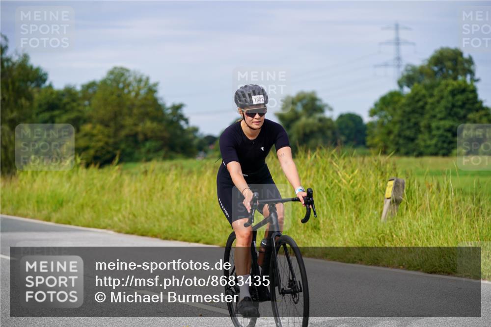 31.08.2025 - Elbe Triathlon Hamburg Michael Burmester http://msf.ph/oto/8683435 31.08.2025 11:10:43 Radfahren 988, 1365, 1367, 1382, 1393 meine-sportfotos.de