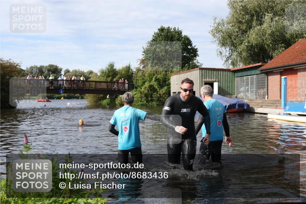 31.08.2025 - Elbe Triathlon Hamburg Luisa Fischer http://msf.ph/oto/8683436 31.08.2025 10:17:03 Schwimmen 1165 meine-sportfotos.de