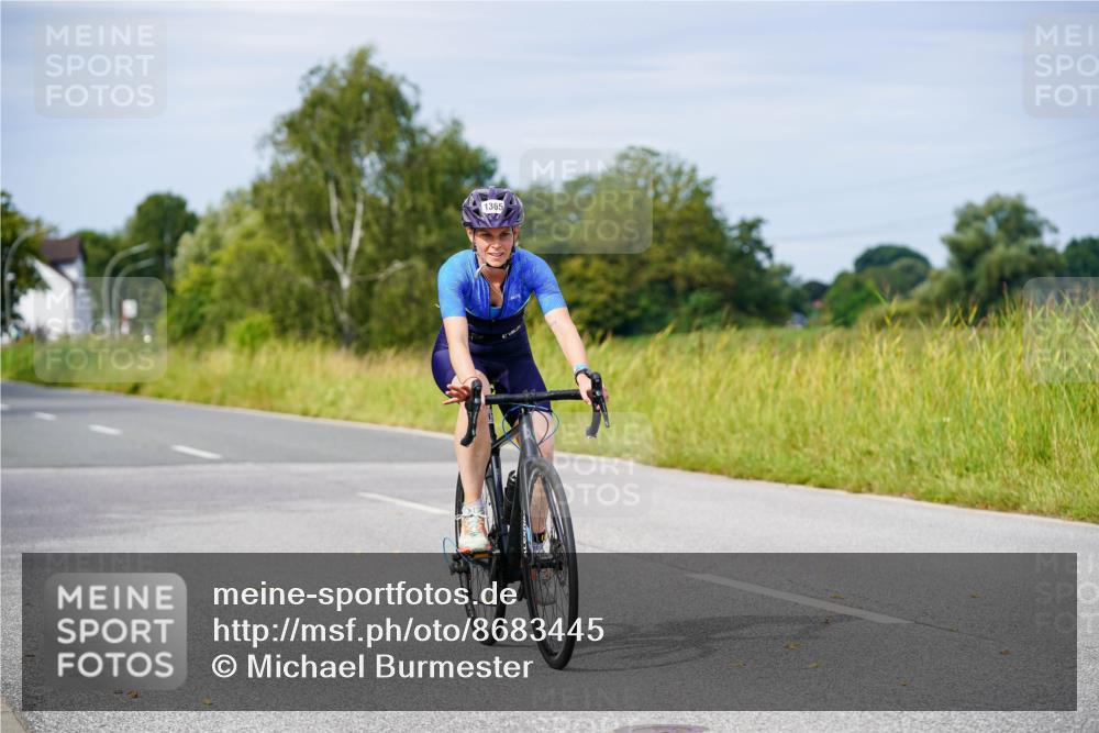 31.08.2025 - Elbe Triathlon Hamburg Michael Burmester http://msf.ph/oto/8683445 31.08.2025 11:10:49 Radfahren 988, 1365 meine-sportfotos.de