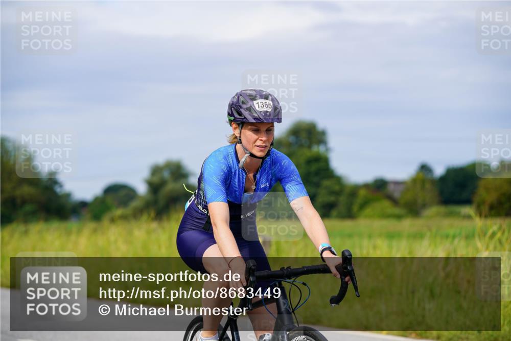 31.08.2025 - Elbe Triathlon Hamburg Michael Burmester http://msf.ph/oto/8683449 31.08.2025 11:10:50 Radfahren 988, 1365 meine-sportfotos.de