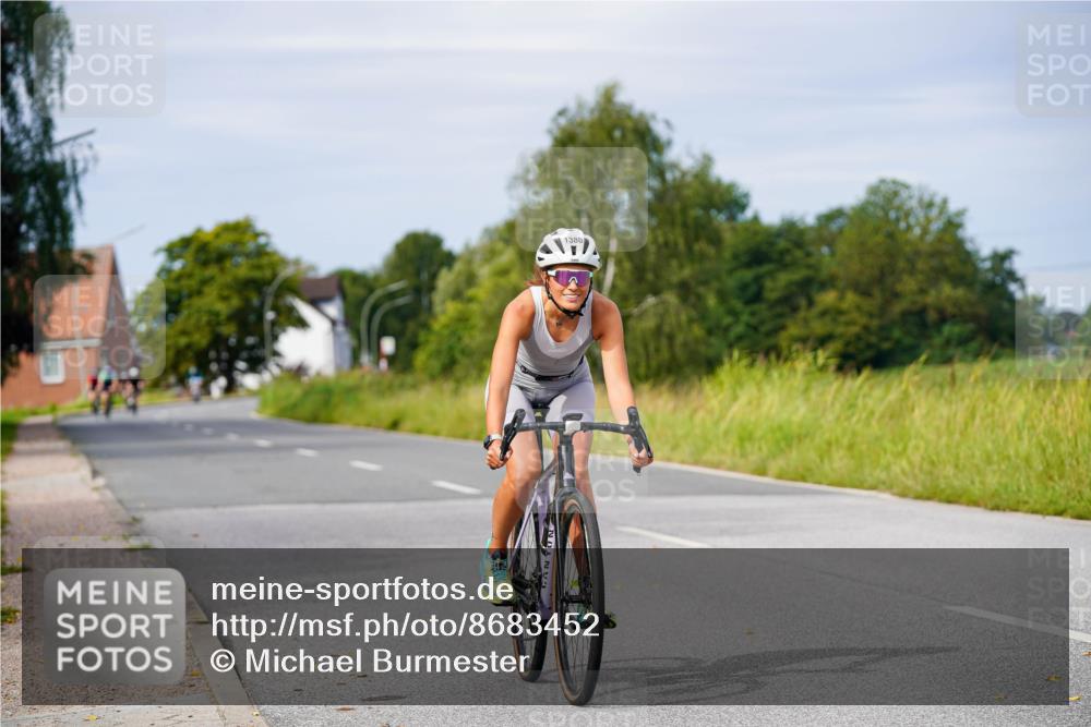31.08.2025 - Elbe Triathlon Hamburg Michael Burmester http://msf.ph/oto/8683452 31.08.2025 11:10:59 Radfahren 1380 meine-sportfotos.de