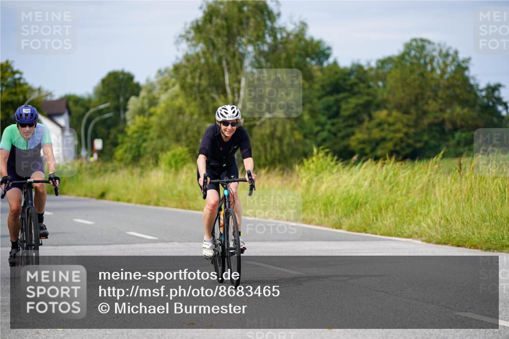 31.08.2025 - Elbe Triathlon Hamburg Michael Burmester http://msf.ph/oto/8683465 31.08.2025 11:11:10 Radfahren 1309, 1386, 1498, 1555 meine-sportfotos.de