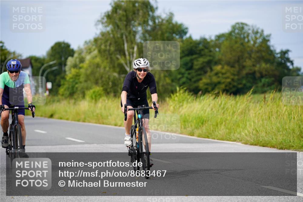 31.08.2025 - Elbe Triathlon Hamburg Michael Burmester http://msf.ph/oto/8683467 31.08.2025 11:11:11 Radfahren 1309, 1386, 1498, 1555 meine-sportfotos.de