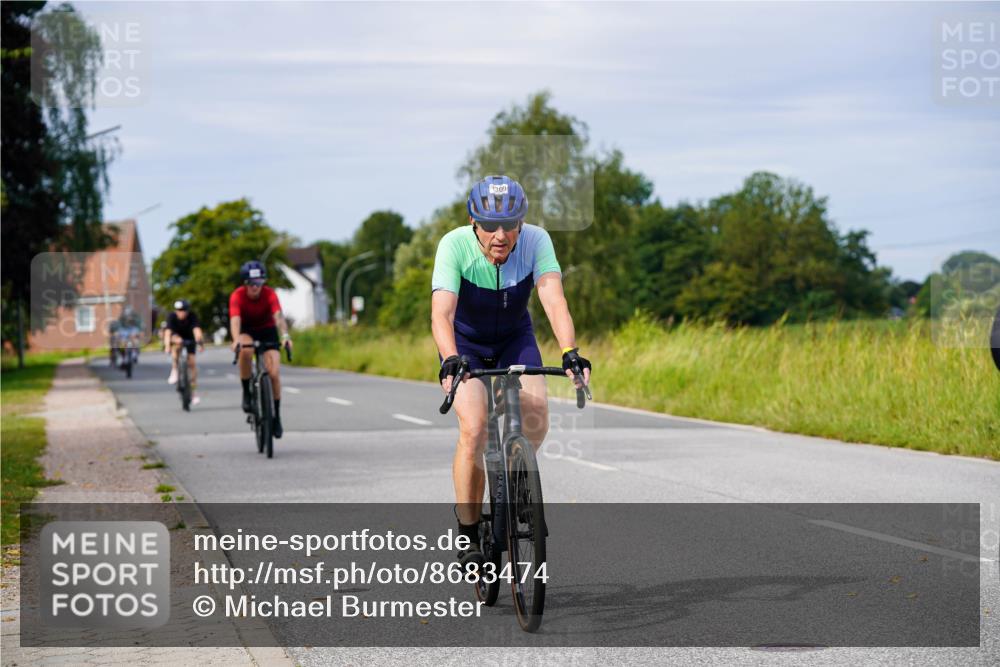 31.08.2025 - Elbe Triathlon Hamburg Michael Burmester http://msf.ph/oto/8683474 31.08.2025 11:11:12 Radfahren 1309, 1386, 1498, 1555 meine-sportfotos.de