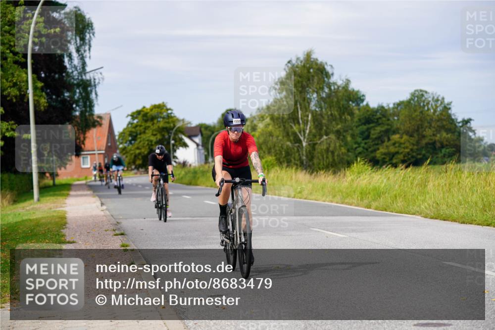 31.08.2025 - Elbe Triathlon Hamburg Michael Burmester http://msf.ph/oto/8683479 31.08.2025 11:11:13 Radfahren 1309, 1386, 1498, 1555, 1606 meine-sportfotos.de