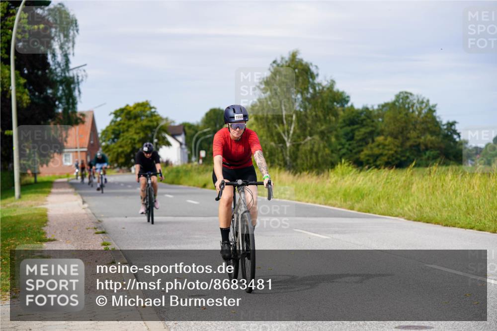 31.08.2025 - Elbe Triathlon Hamburg Michael Burmester http://msf.ph/oto/8683481 31.08.2025 11:11:13 Radfahren 1309, 1386, 1498, 1555, 1606 meine-sportfotos.de