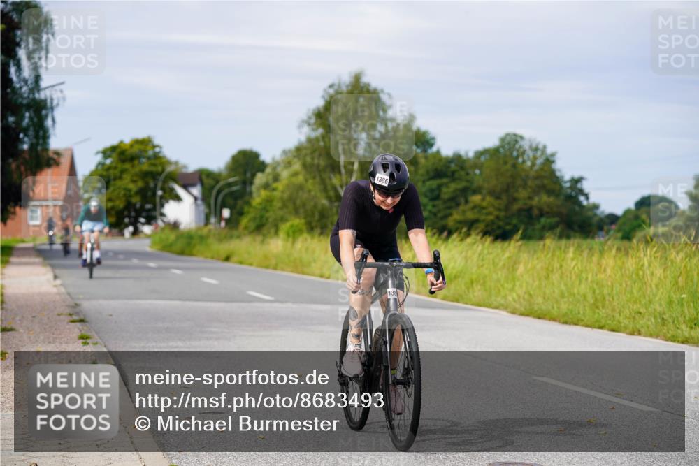 31.08.2025 - Elbe Triathlon Hamburg Michael Burmester http://msf.ph/oto/8683493 31.08.2025 11:11:16 Radfahren 1386, 1410, 1431, 1555, 1606 meine-sportfotos.de