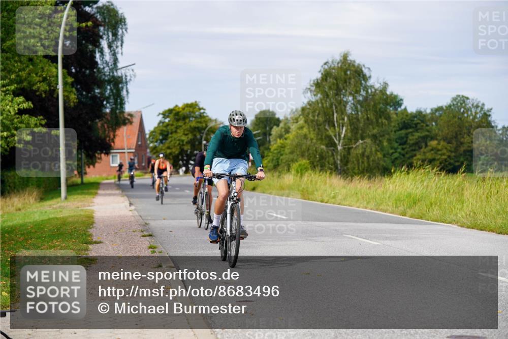 31.08.2025 - Elbe Triathlon Hamburg Michael Burmester http://msf.ph/oto/8683496 31.08.2025 11:11:19 Radfahren 1386, 1410, 1431, 1606 meine-sportfotos.de