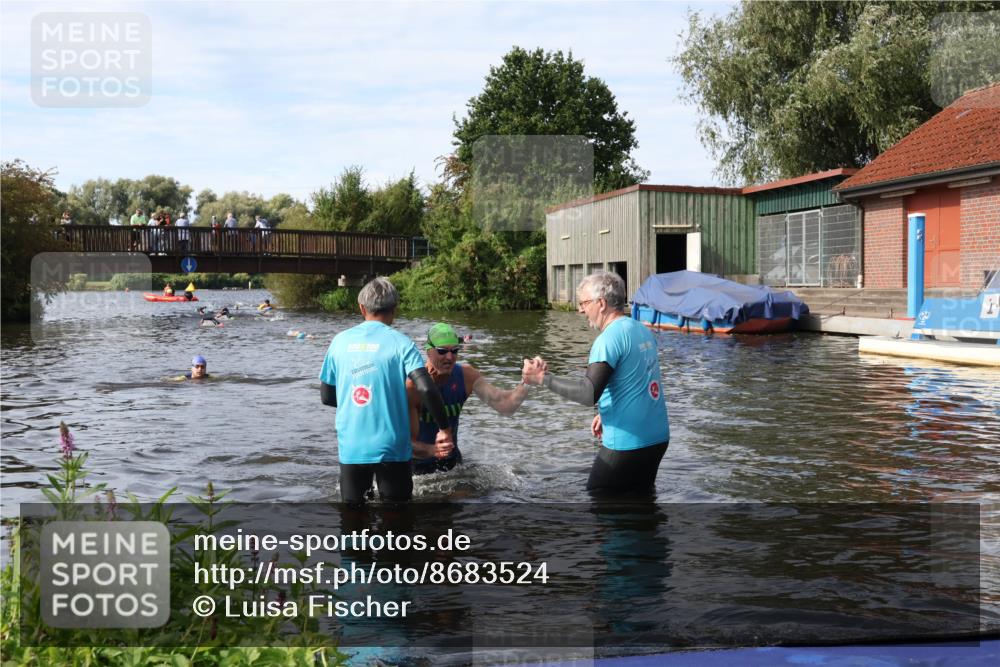 31.08.2025 - Elbe Triathlon Hamburg Luisa Fischer http://msf.ph/oto/8683524 31.08.2025 10:18:25 Schwimmen 1219 meine-sportfotos.de