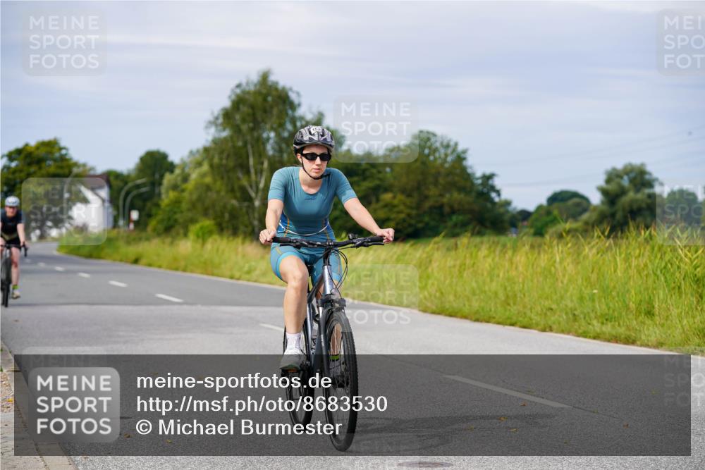 31.08.2025 - Elbe Triathlon Hamburg Michael Burmester http://msf.ph/oto/8683530 31.08.2025 11:11:30 Radfahren 1525, 1537 meine-sportfotos.de