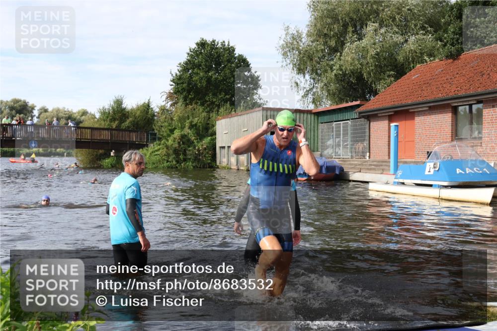 31.08.2025 - Elbe Triathlon Hamburg Luisa Fischer http://msf.ph/oto/8683532 31.08.2025 10:18:26 Schwimmen 1219 meine-sportfotos.de