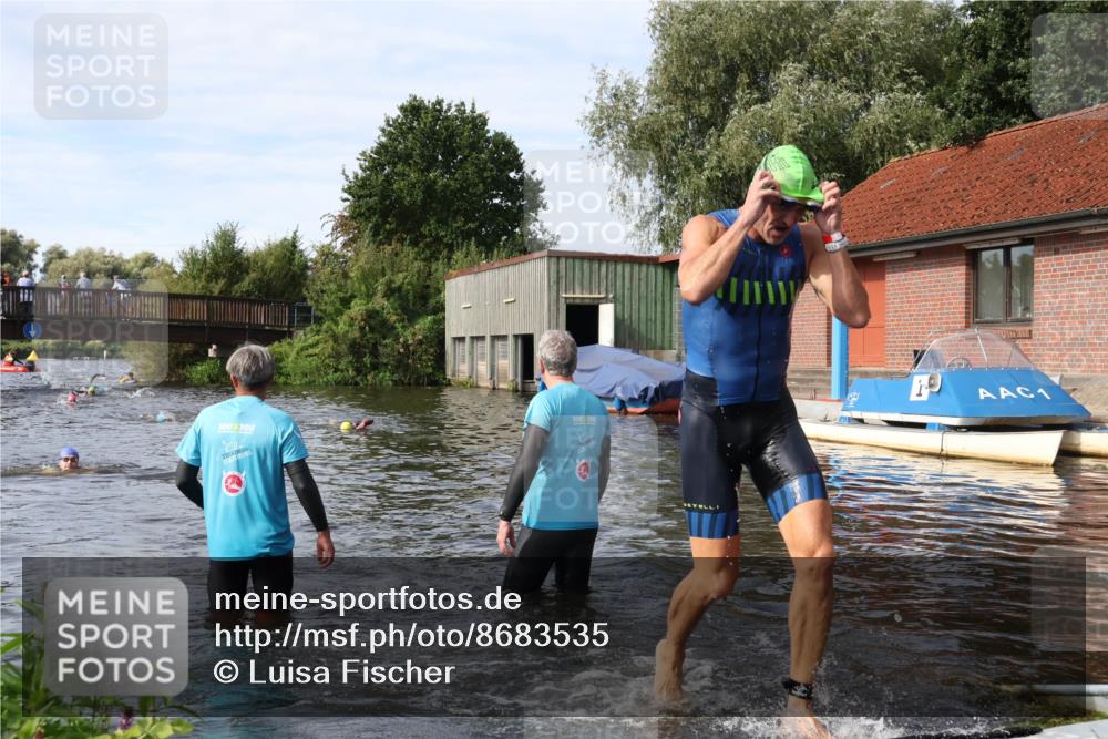 31.08.2025 - Elbe Triathlon Hamburg Luisa Fischer http://msf.ph/oto/8683535 31.08.2025 10:18:27 Schwimmen 1219 meine-sportfotos.de