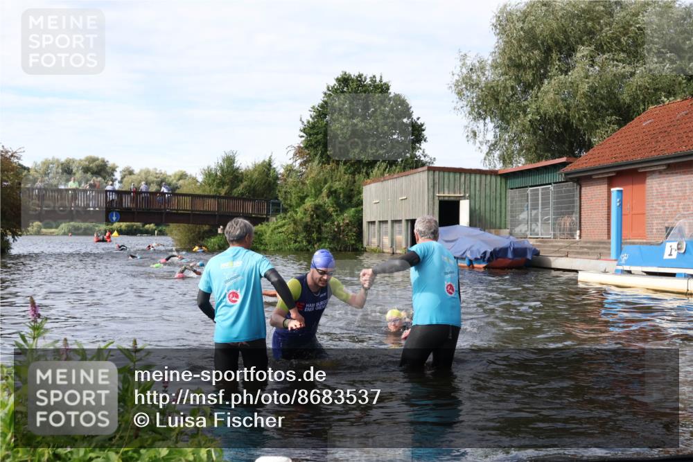 31.08.2025 - Elbe Triathlon Hamburg Luisa Fischer http://msf.ph/oto/8683537 31.08.2025 10:18:41 Schwimmen 1025, 1160 meine-sportfotos.de
