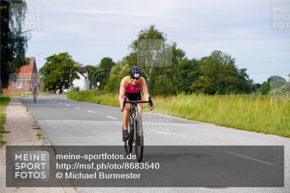 31.08.2025 - Elbe Triathlon Hamburg Michael Burmester http://msf.ph/oto/8683540 31.08.2025 11:11:38 Radfahren 1435, 1454 meine-sportfotos.de