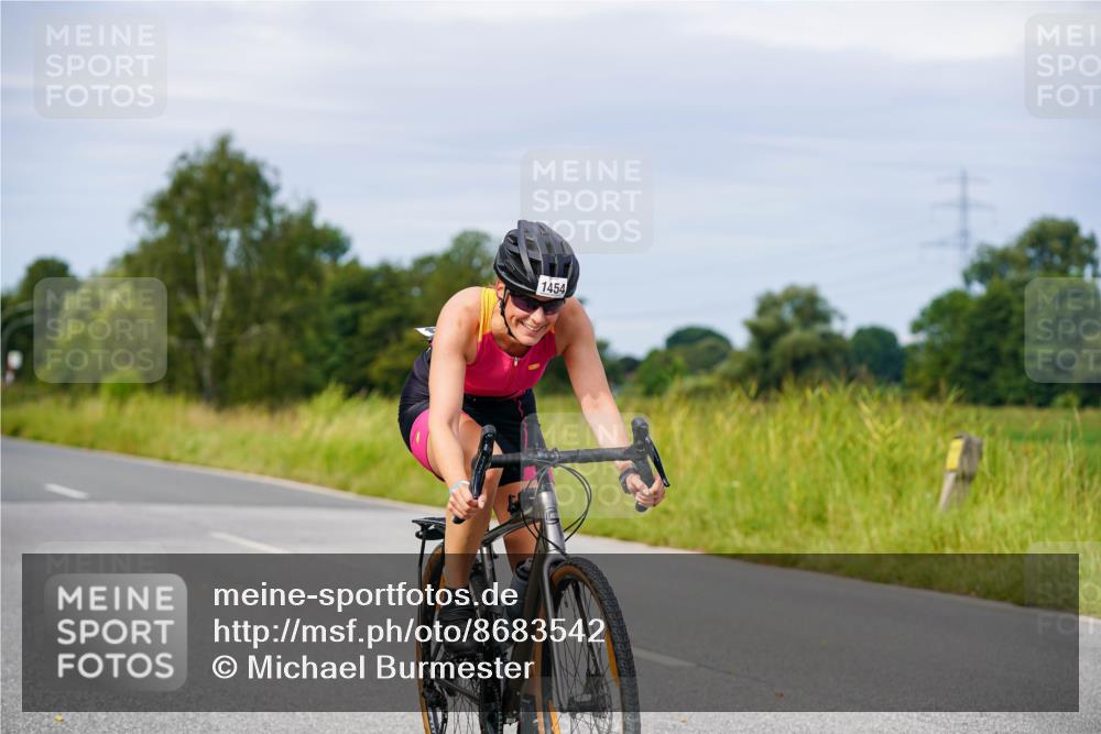 31.08.2025 - Elbe Triathlon Hamburg Michael Burmester http://msf.ph/oto/8683542 31.08.2025 11:11:39 Radfahren 1435, 1454 meine-sportfotos.de