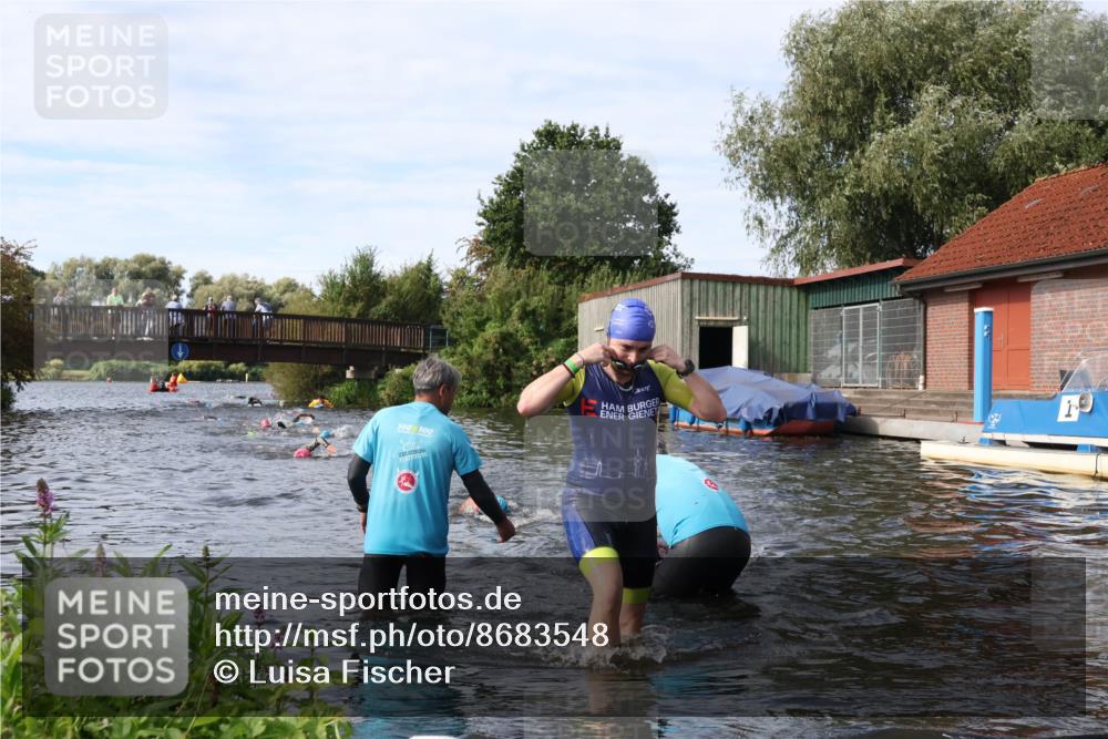 31.08.2025 - Elbe Triathlon Hamburg Luisa Fischer http://msf.ph/oto/8683548 31.08.2025 10:18:43 Schwimmen 1025, 1160 meine-sportfotos.de