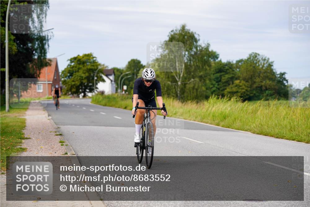 31.08.2025 - Elbe Triathlon Hamburg Michael Burmester http://msf.ph/oto/8683552 31.08.2025 11:11:53 Radfahren 1443, 1603 meine-sportfotos.de
