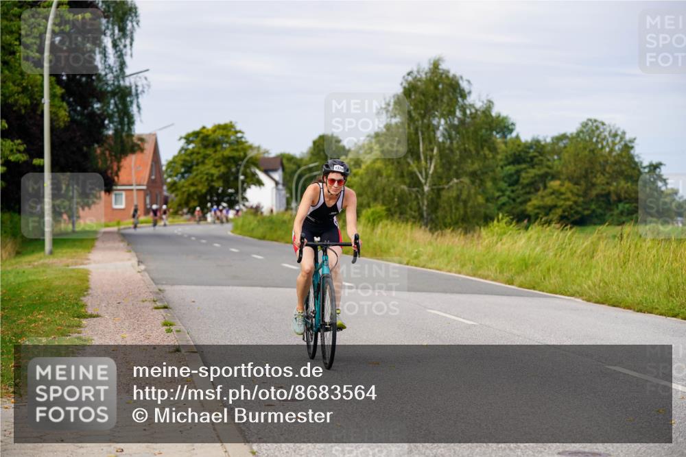 31.08.2025 - Elbe Triathlon Hamburg Michael Burmester http://msf.ph/oto/8683564 31.08.2025 11:12:08 Radfahren 1370 meine-sportfotos.de