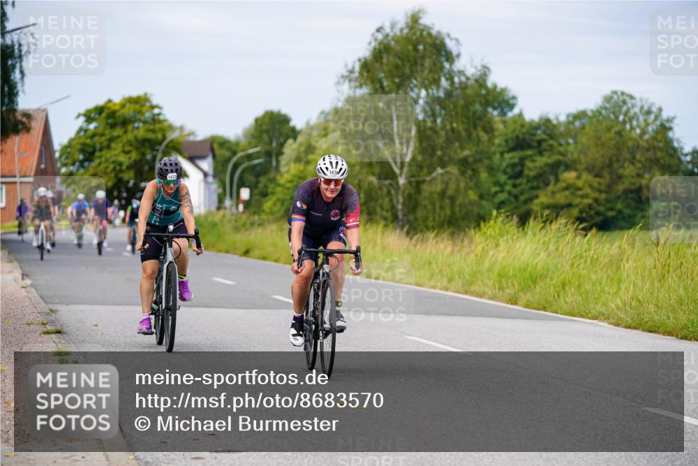 31.08.2025 - Elbe Triathlon Hamburg Michael Burmester http://msf.ph/oto/8683570 31.08.2025 11:12:20 Radfahren 1374, 1390, 1404, 1433, 1442, 1476, 1615 meine-sportfotos.de