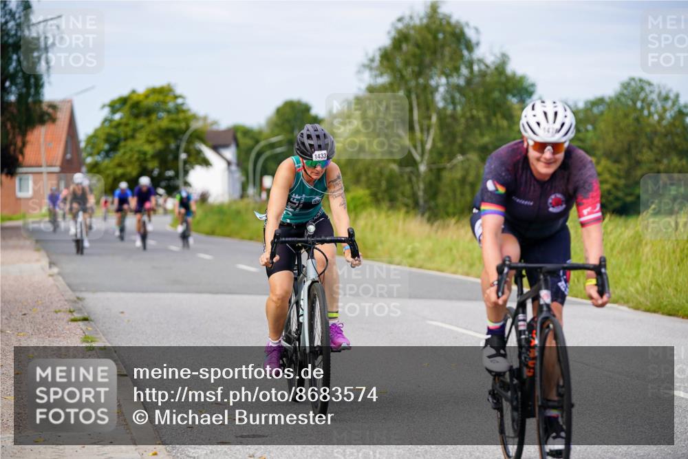 31.08.2025 - Elbe Triathlon Hamburg Michael Burmester http://msf.ph/oto/8683574 31.08.2025 11:12:21 Radfahren 1374, 1390, 1404, 1433, 1442, 1462, 1476, 1615 meine-sportfotos.de