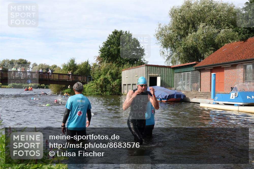 31.08.2025 - Elbe Triathlon Hamburg Luisa Fischer http://msf.ph/oto/8683576 31.08.2025 10:18:50 Schwimmen 1025, 1160, 1191 meine-sportfotos.de