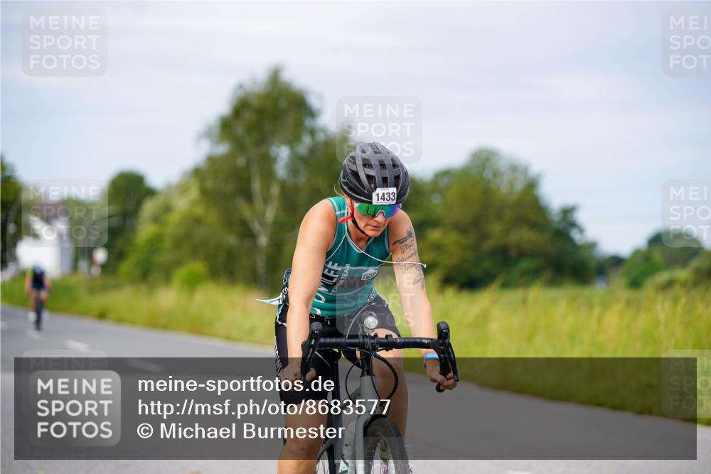 31.08.2025 - Elbe Triathlon Hamburg Michael Burmester http://msf.ph/oto/8683577 31.08.2025 11:12:21 Radfahren 1374, 1390, 1404, 1433, 1442, 1462, 1476, 1615 meine-sportfotos.de