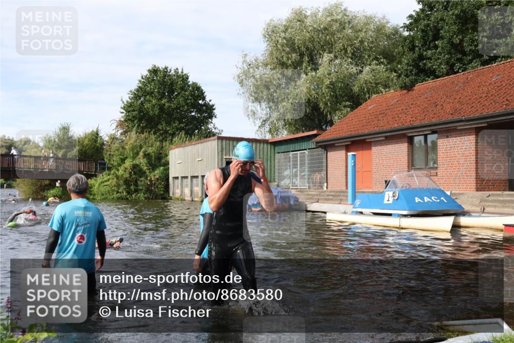 31.08.2025 - Elbe Triathlon Hamburg Luisa Fischer http://msf.ph/oto/8683580 31.08.2025 10:18:50 Schwimmen 1025, 1160, 1191 meine-sportfotos.de