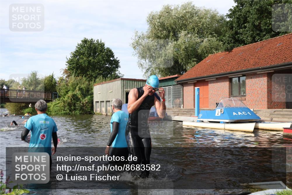 31.08.2025 - Elbe Triathlon Hamburg Luisa Fischer http://msf.ph/oto/8683582 31.08.2025 10:18:51 Schwimmen 1025, 1160, 1191 meine-sportfotos.de