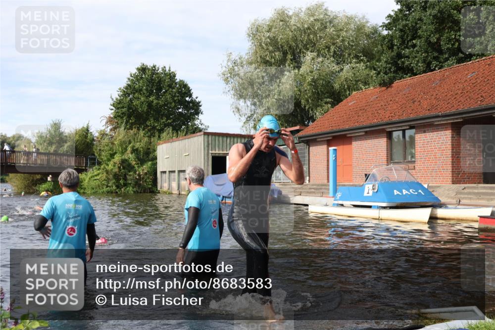 31.08.2025 - Elbe Triathlon Hamburg Luisa Fischer http://msf.ph/oto/8683583 31.08.2025 10:18:51 Schwimmen 1025, 1160, 1191 meine-sportfotos.de