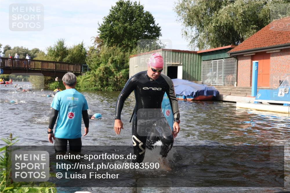 31.08.2025 - Elbe Triathlon Hamburg Luisa Fischer http://msf.ph/oto/8683590 31.08.2025 10:18:58 Schwimmen 1191, 1196 meine-sportfotos.de