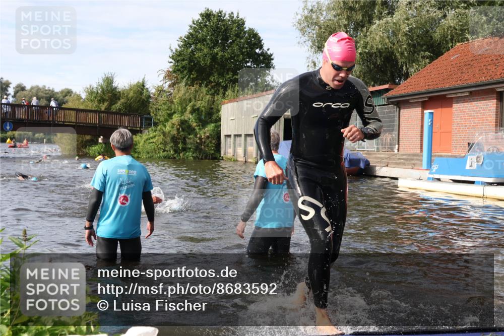 31.08.2025 - Elbe Triathlon Hamburg Luisa Fischer http://msf.ph/oto/8683592 31.08.2025 10:18:58 Schwimmen 1191, 1196 meine-sportfotos.de