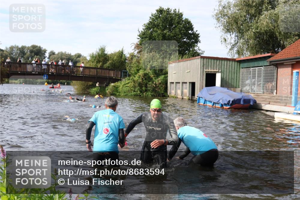 31.08.2025 - Elbe Triathlon Hamburg Luisa Fischer http://msf.ph/oto/8683594 31.08.2025 10:19:04 Schwimmen 1123, 1128, 1183, 1196 meine-sportfotos.de