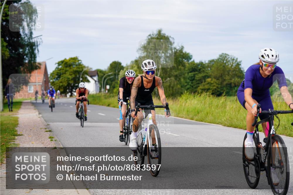 31.08.2025 - Elbe Triathlon Hamburg Michael Burmester http://msf.ph/oto/8683597 31.08.2025 11:12:26 Radfahren 1374, 1390, 1395, 1404, 1442, 1462, 1615 meine-sportfotos.de