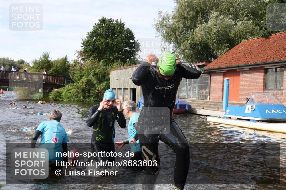 31.08.2025 - Elbe Triathlon Hamburg Luisa Fischer http://msf.ph/oto/8683603 31.08.2025 10:19:06 Schwimmen 1123, 1128, 1183, 1196 meine-sportfotos.de