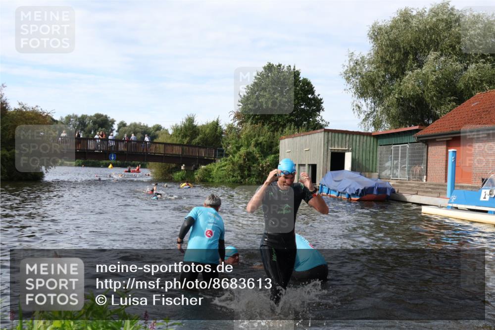 31.08.2025 - Elbe Triathlon Hamburg Luisa Fischer http://msf.ph/oto/8683613 31.08.2025 10:19:12 Schwimmen 1123, 1128, 1183, 1202 meine-sportfotos.de