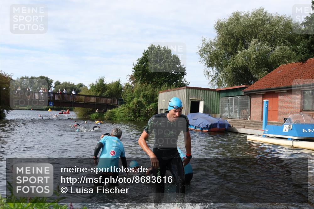 31.08.2025 - Elbe Triathlon Hamburg Luisa Fischer http://msf.ph/oto/8683616 31.08.2025 10:19:13 Schwimmen 1123, 1128, 1183, 1202 meine-sportfotos.de