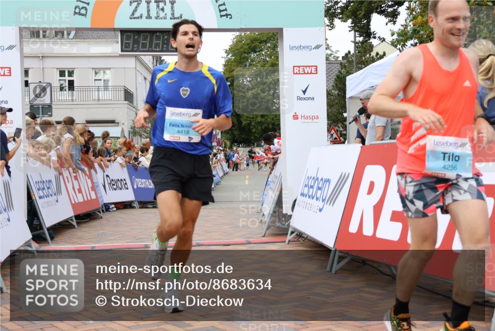 31.08.2025 - 21. Blankeneser Heldenlauf Strokosch-Dieckow http://msf.ph/oto/8683634 31.08.2025 12:03:30 Ziel 4256, 4418, 4032 meine-sportfotos.de