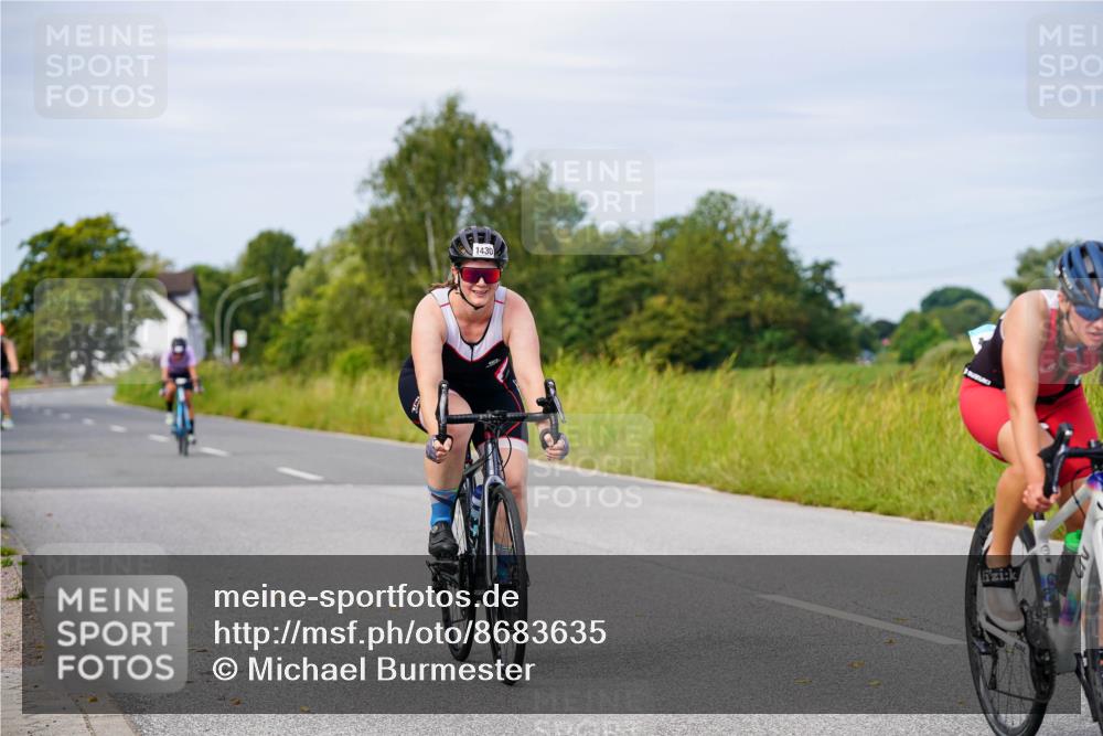 31.08.2025 - Elbe Triathlon Hamburg Michael Burmester http://msf.ph/oto/8683635 31.08.2025 11:12:34 Radfahren 1395, 1409, 1430, 1517, 1614 meine-sportfotos.de