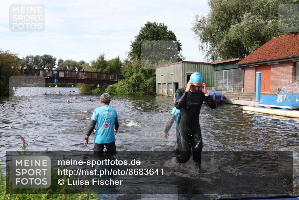 31.08.2025 - Elbe Triathlon Hamburg Luisa Fischer http://msf.ph/oto/8683641 31.08.2025 10:19:27 Schwimmen 1187, 1209 meine-sportfotos.de