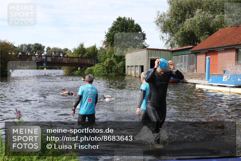 31.08.2025 - Elbe Triathlon Hamburg Luisa Fischer http://msf.ph/oto/8683643 31.08.2025 10:19:27 Schwimmen 1187, 1209 meine-sportfotos.de